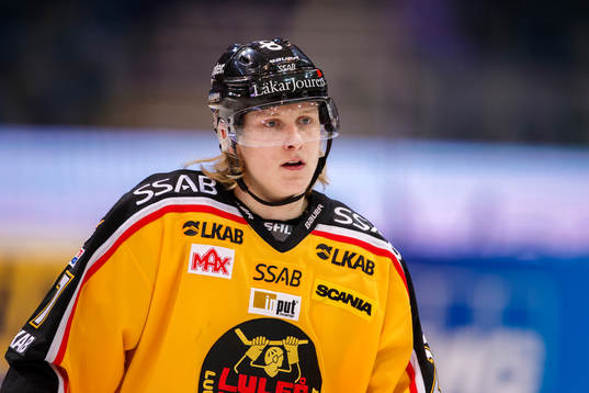Luleås Anthon Eriksson på uppvärmningen innan