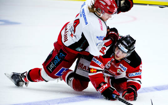 Almtuna Sebastian Hartmann kör över Malmö Redhawks