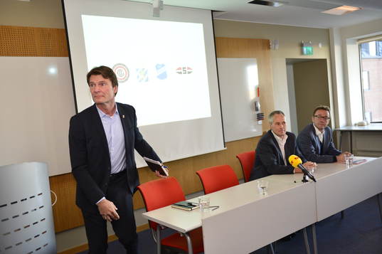 Martin Kurzwelly, klubbdirektör i IFK Göteborg, (v) Rolf
