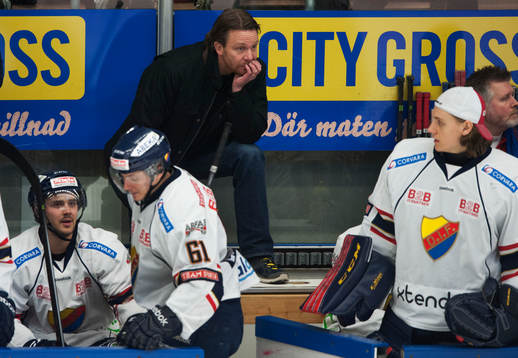Djurgårdens Challe Berglund deppar  i ishockeymatchen i