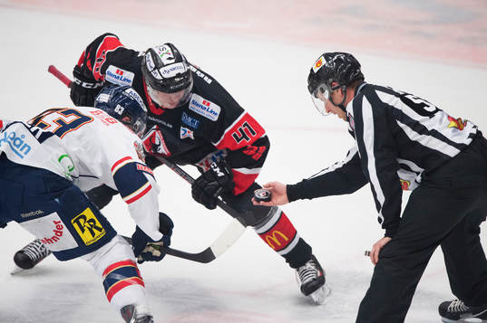Tekning mellan Djurgårdens Dustin Johner och Karlskronas