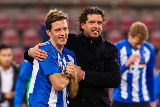 Bläddra bland fler bilder av Fotboll, Holländska ligan, Jong - Eindhoven