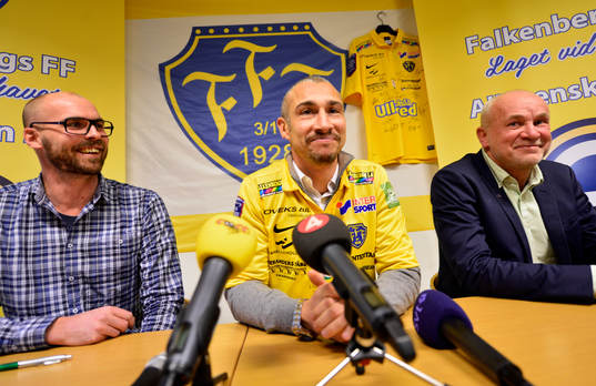 Falkenbergs FF's sportchef Håkan Nilsson (h) och