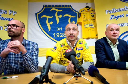 Falkenbergs klubbchef Patrik Lundgren (v) och sportchef