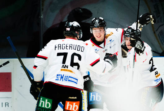 Marcus Fagerudd, Jonas Berglund och Simon Olsson jublar