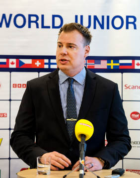 Sveriges förbundskapten Rikard Grönborg presenterar