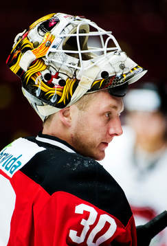 Malmö Redhawks målvakt Robin Rahm innan matchen i