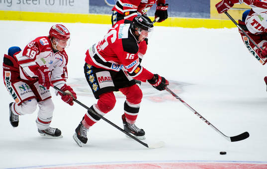 Timrås Daniel Öhrn och Malmö Redhawks Magnus Häggström