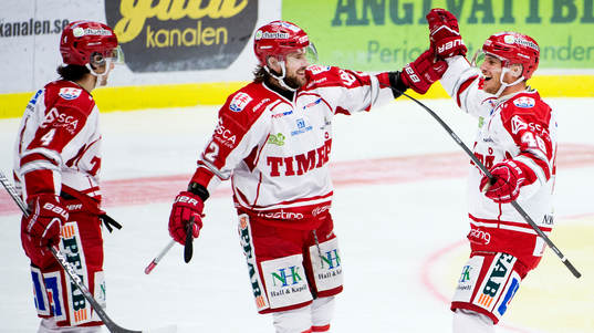 Timrås Nils Bergström, André Hult, Oscar Johansson jublar