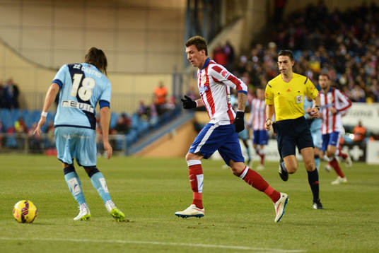 Mandzukic en el partido entre el Atletico de Madrid –