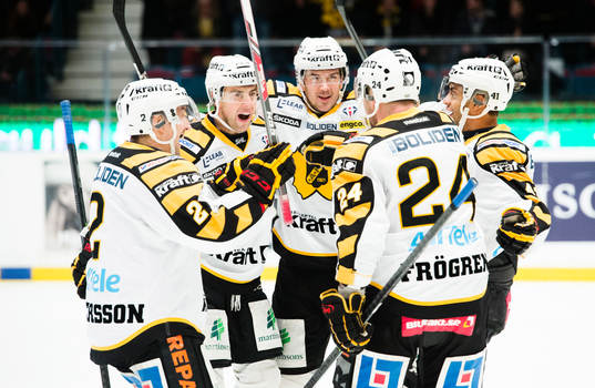 Skellefteåspelare jublar
