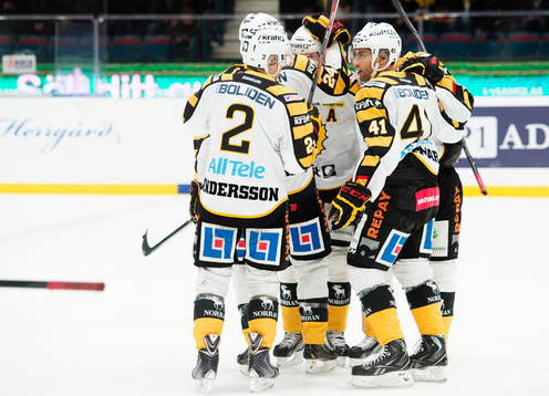 Skellefteåspelare jublar