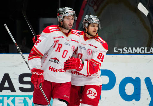 Joel Johansson och Vincent Rocco jublar