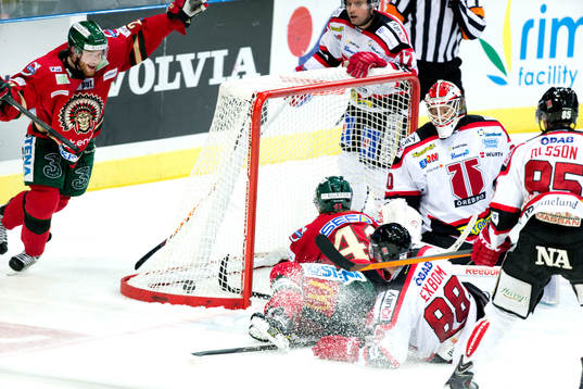 Frölundas Mathis Olimb gör 1-1och Frölundas Robin Figren