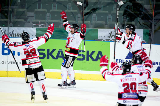 Örebros Tomas Skogs jublar