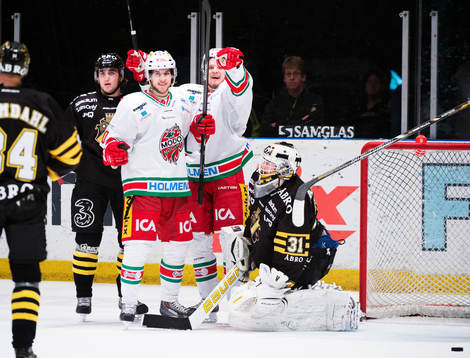Modos Mario Kempe och Joonas Lehtivuori jublar samtidigt