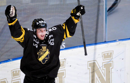 s Victor Ahlström jublar