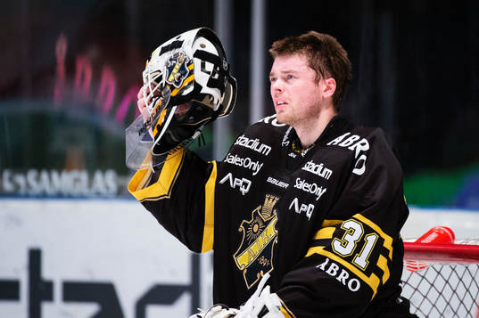 s målvakt Daniel Larsson