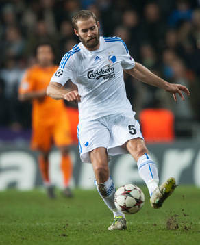 Köpenhamns Olof Mellberg och i matchen i Champions League