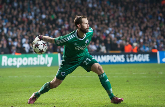 Köpenhamns målvakt Johan Wiland  i matchen i Champions