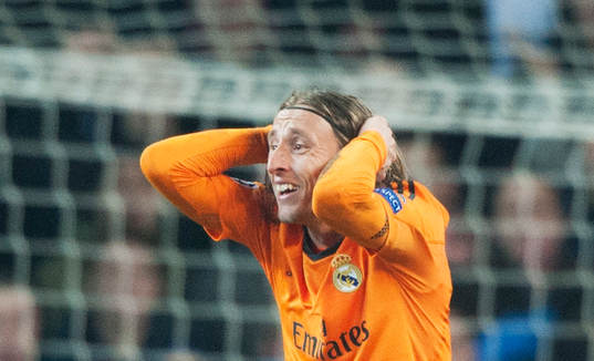 Real Madrids Luka Modric förtvivlad  i matchen i Champions