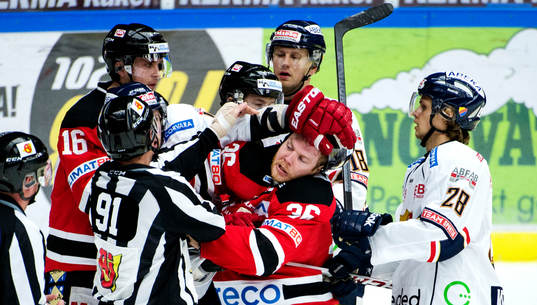 Bläddra bland fler bilder av Ishockey, Hockeyallsvenskan, Malmö Redhawks - Djurgården