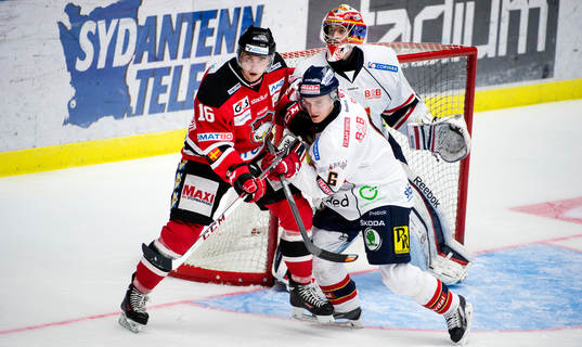 Malmö Redhawks Magnus Häggström och Djurgårdens Bobo