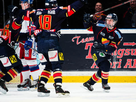 Michael Holmqvist och Mattias Kalin  jublar