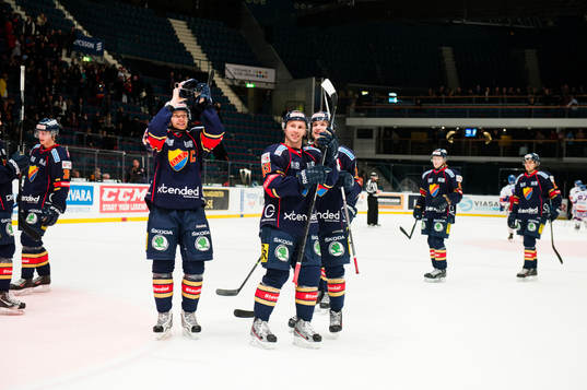 Timmy Pettersson, Dustin Johner och Henrik Nyberg jublar