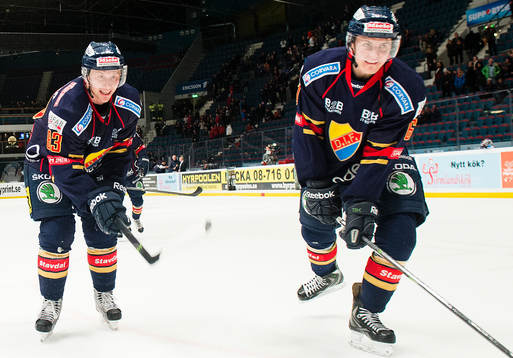 Bläddra bland fler bilder av ISHOCKEY, HOCKEYALLSVENSKAN, DJURGÅRDEN - OSKARSHAMN