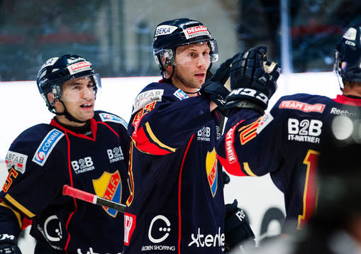 Dustin Johner jublar