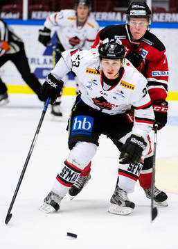 Asplövens Jonas Berglund och Malmö Redhawks Daniel Viksten
