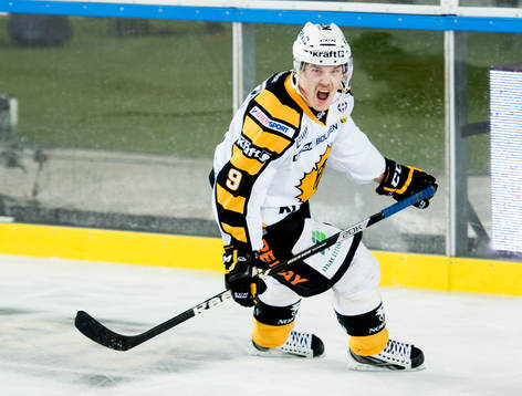 Skellefteås Viktor Arvidsson jublar