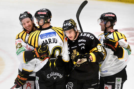 Brynäs Johan Harju jublar
