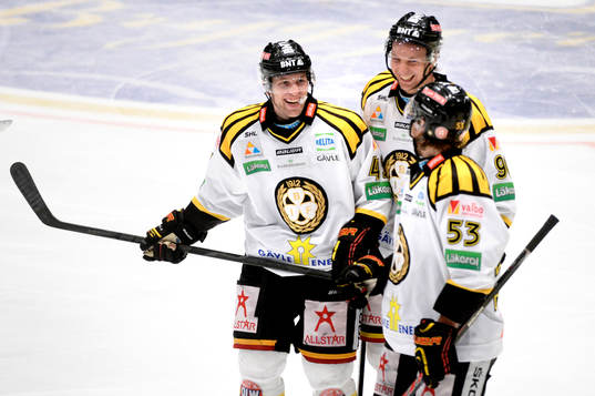 Brynäs Greg Scott jublar med Johan Harju och Andreas