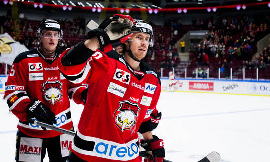 Malmö Redhawks Mattias Persson jublar