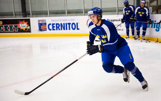 Alexander Wennberg när Sveriges JVM-lag tränar