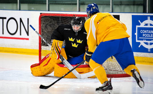 Målvakt Jonas Johansson när Sveriges JVM-lag tränar