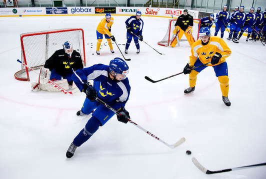 Andre Burakovsky när Sveriges JVM-lag tränar