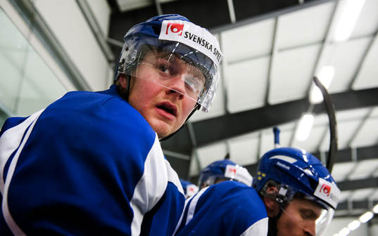 Lucas Wallmark när Sveriges JVM-lag tränar