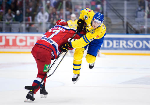 Rysslands Alexei Tereshchenko tacklar Sveriges Jimmie