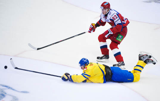 Sveriges Staffan Kronwall slänger sig
