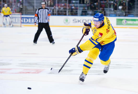 Sveriges Staffan Kronwall skjuter