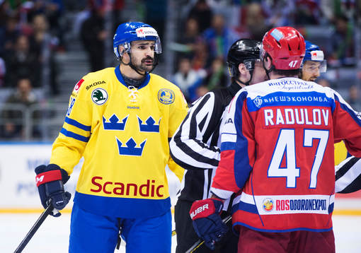 Sveriges Daniel Rahimi och Rysslands Alexander Radulov