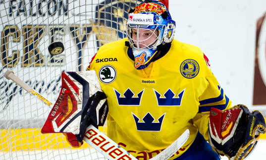 Sveriges målvakt Oscar Dansk