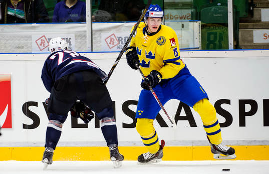 USAs Connor Carrick och Sveriges André Burakovsky