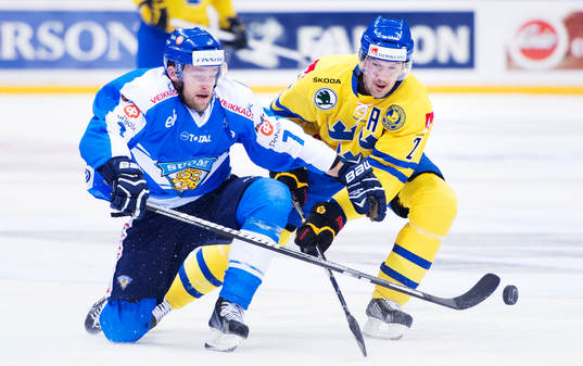 Finlands Mikko Mäenpää utmanas av Sveriges Jimmie