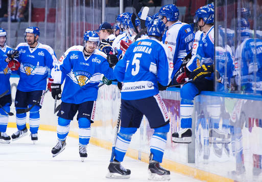 Finlands Pekka Jormakka jublar