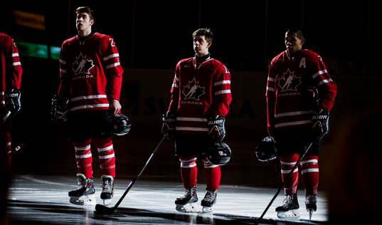 Kanadas Frederik Gauthier, Nic Petan och Marhew Dumba står