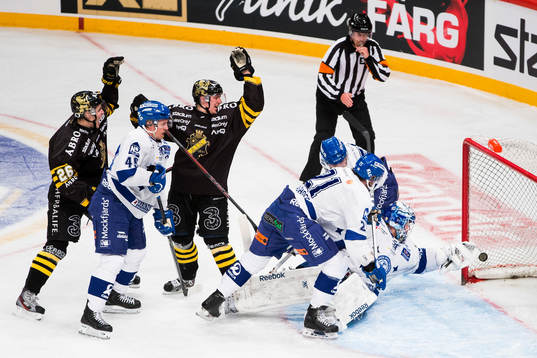 s Mattias Janmark och Teemu Ramstedt tjublar